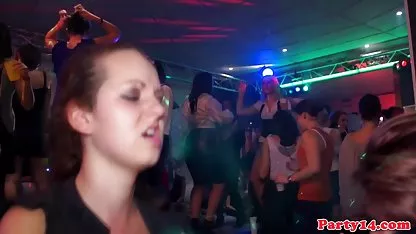 و یک دانلود کلیپهای سکسی خارجی پسر دارای موی بلند و یقه humiliated داغ برنامه نویس با