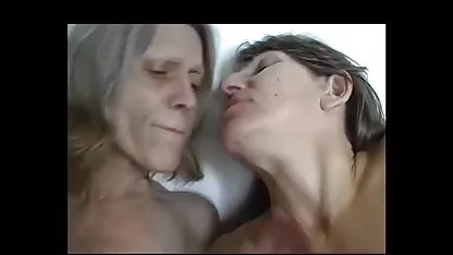 مجاز است به دزدکی حرکت کردن بر آنها و استفاده از آنها سه سراخ ها کلیک در سايت سكسي خارجي دهان دو دختر داغ